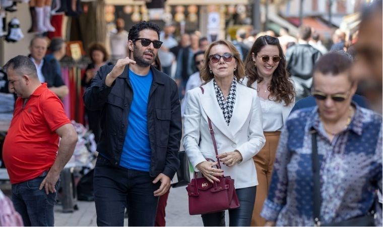 Başkan Mutlu, Mert Fırat’a Konak'ı gezdirdi