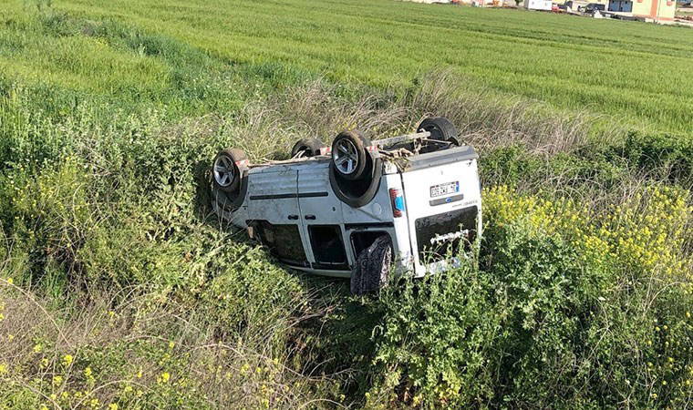 Gaziantep'te hafif ticari araç, ters döndü: 6 yaralı