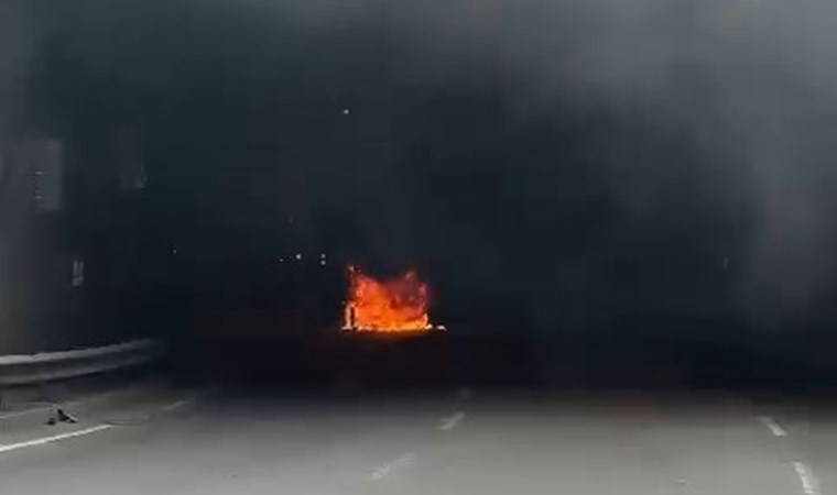 Çağlayan Tüneli'nde otomobil alev aldı!