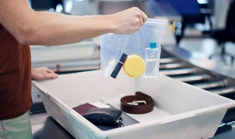 Uçaklara neden 100 mililitreden fazla sıvı alınmaz?