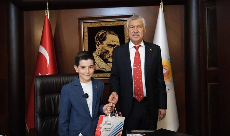 Zeydan Karalar makamını minik Ata Ergül’e teslim etti