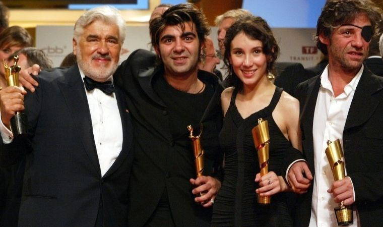 Duvara Karşı filminin yönetmeni Fatih Akın'ın yeni filmi Amrum'un çekimleri başladı