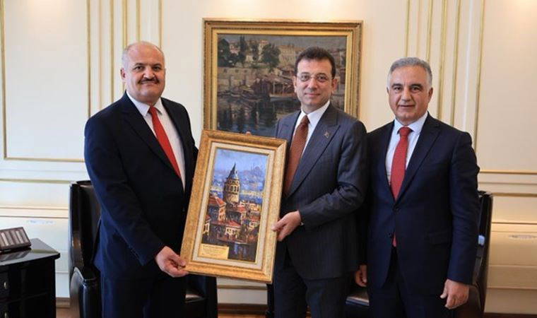 Kurum'a desteğini gizlememişti