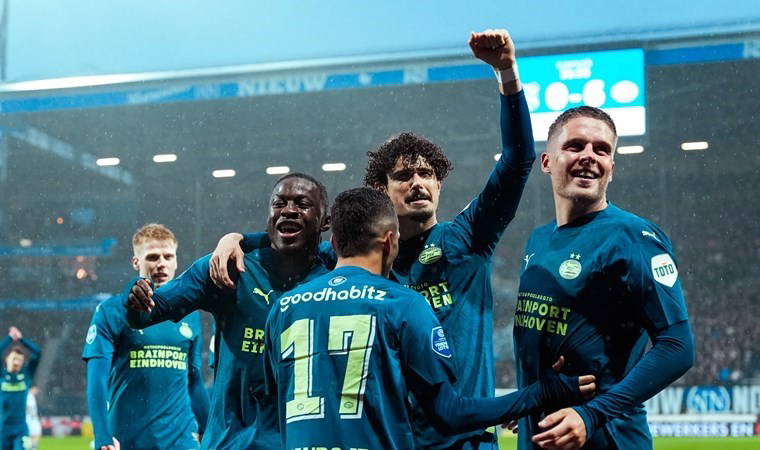 PSV, Heerenveen'e gol oldu yağdı: 8-0!