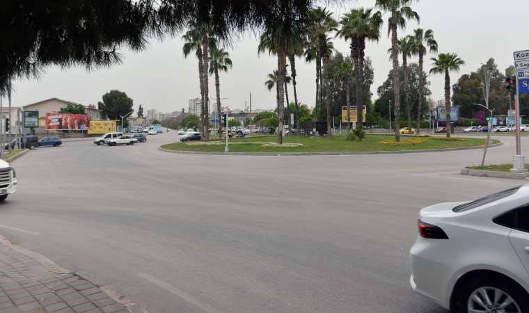 Motosikletinin ölümüne yol açtı, 3 araca çarpıp kaçtı!