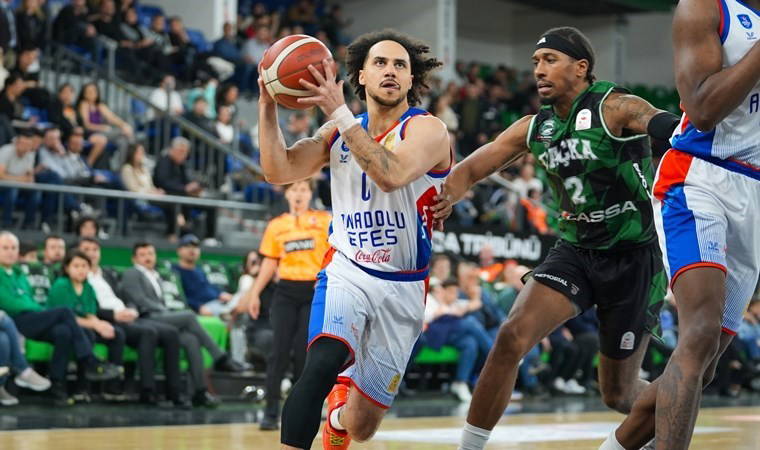 Anadolu Efes normal sezonu lider tamamladı