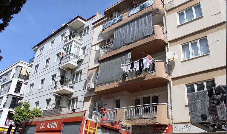 Küçük çocuk çakmakla oynarken evi yaktı