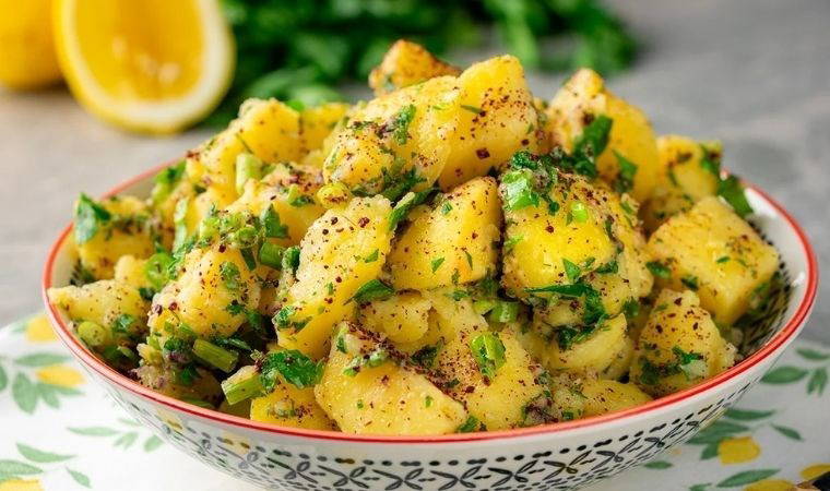 Lezzetli bir atıştırmalık: Patates salatası tarifi