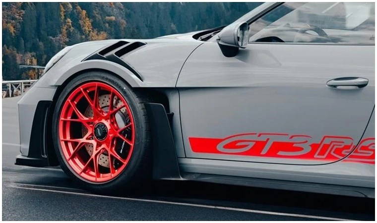 Porsche 911 GT3 RS'in tercihi Goodyear oldu