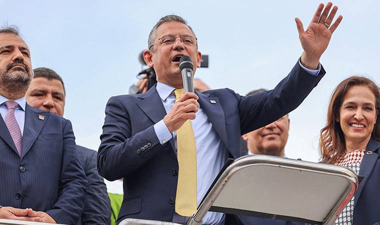 Son Dakika... Özgür Özel seçim sonrası ilk kez İzmir'de konuştu: 'Engel tanımayacağız!'