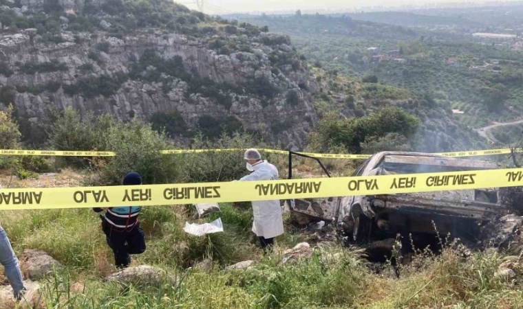 Mersin’de 2’si evde, biri araçta olmak üzere 3 kişi yanarak ölmüş halde bulundu