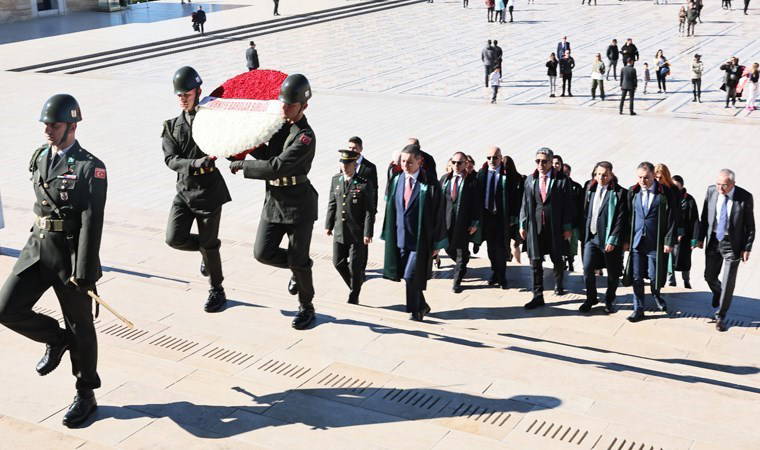 Türkiye Barolar Birliği heyeti, 'Avukatlar Günü dolayısıyla' Anıtkabir'i ziyaret etti