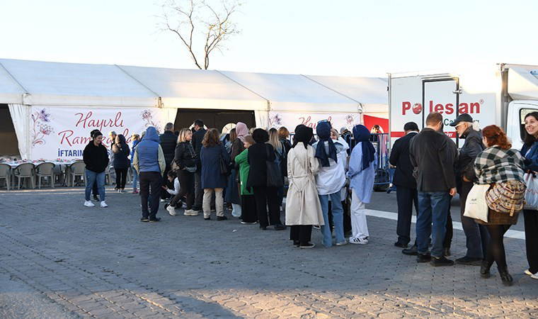 AKP seçimi kaybedince Kadıköy'deki iftar çadırını kaldırdı