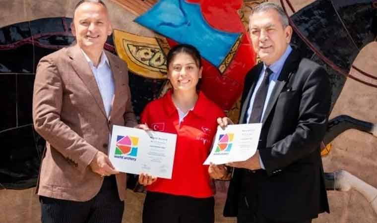 Milli okçu Hazal Burun'un dünya rekoru kabul edildi