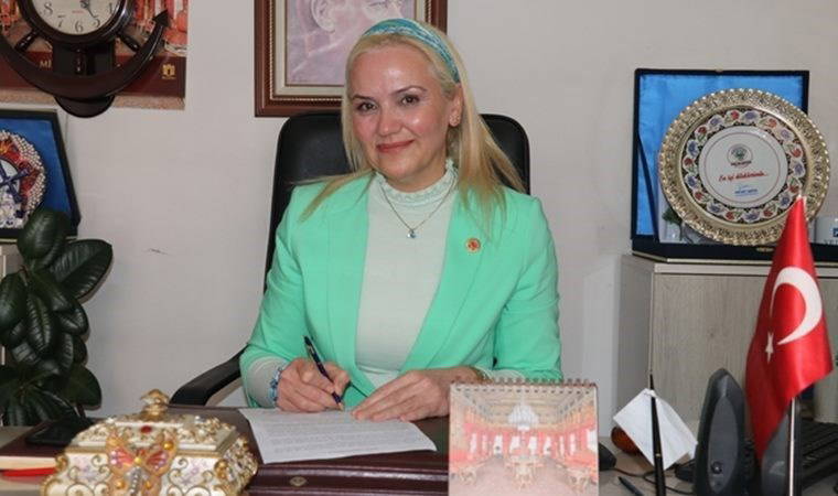 Van'ın ilk kadın muhtarı, dört dönemdir mührü kimseye kaptırmıyor
