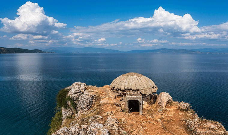Bunker taktiği: Korkutarak yönetmek