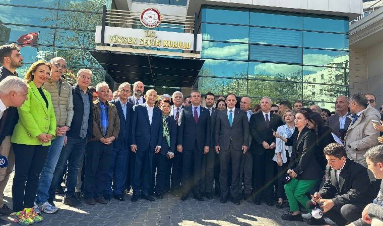 Son dakika... Özgür Özel ve partililer YSK önünde: Hatay için 'seçim iptali' başvurusu!