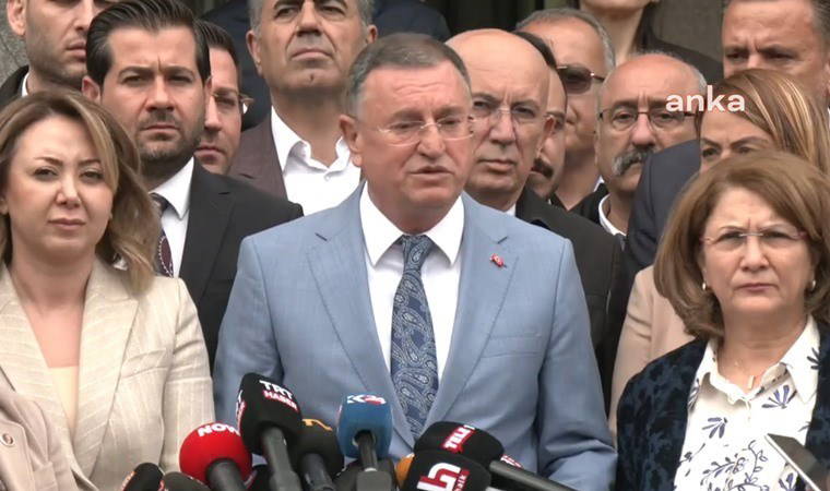 Lütfü Savaş'tan YSK önünde açıklama