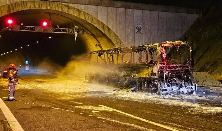 Bursa'da yolcu otobüsünde yangın çıktı: İstanbul-İzmir otoyolu trafiğe kapandı!