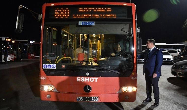 Başkan Tugay bayramlaşmaya sabah 05.00'te başladı