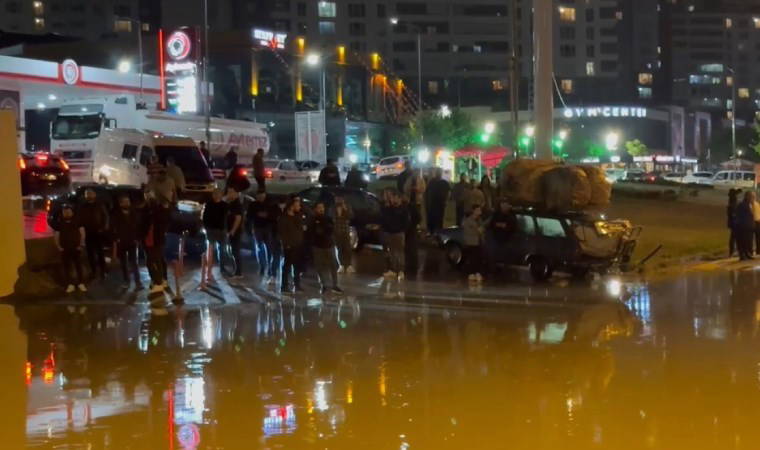 Ankara'da sağanak yağış etkili oluyor... Valilikten açıklama: 'Can kaybı bulunmamaktadır'
