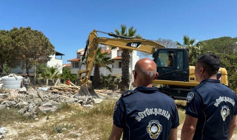 İzmir'de kaçak yapıya izin yok