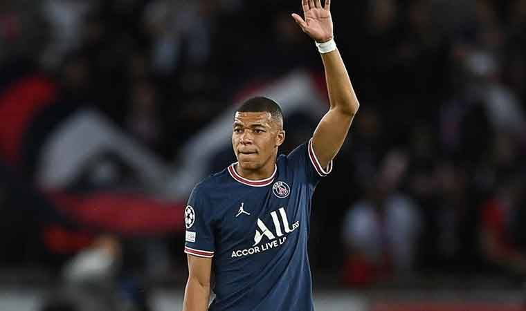 Kylian Mbappe resmen PSG'den ayrıldı