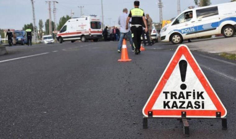 Başakşehir’de otomobil yan yattı: 1’i çocuk 6 yaralı
