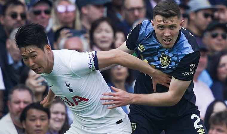 Premier Lig'den düşen ikinci takım Burnley!