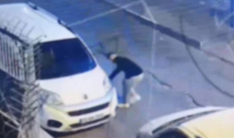 Beyoğlu'nda park halindeki 11 aracın lastiklerini bıçakla kesen şüpheli yakalandı