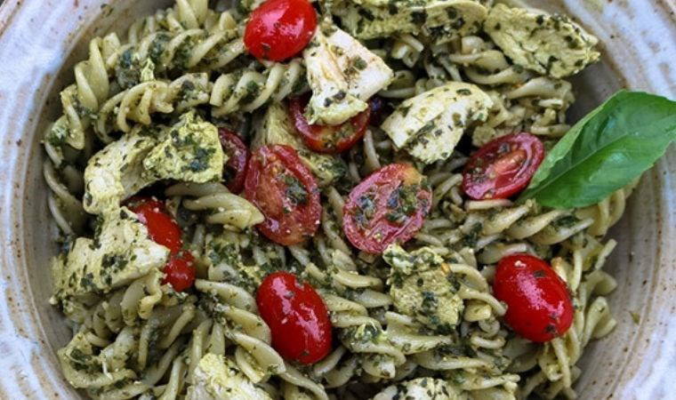 Nefis pesto soslu makarna tarifi...