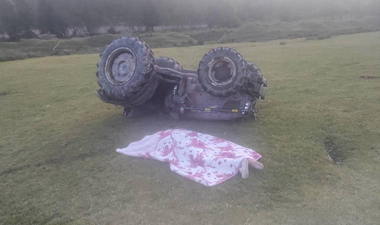 Bursa'da ehliyetsiz sürücünün kullandığı traktör devrildi: 1 ölü 2 ağır yaralı