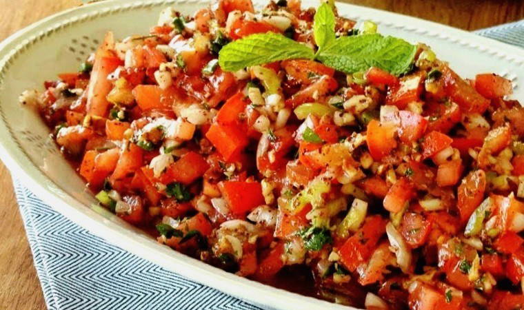 Davet sofralarının gizli kahramanı: Gavurdağı salatası tarifi..