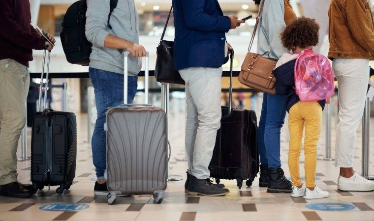 Uzmanlar uyardı: Uçakta sakın bunu giymeyin!