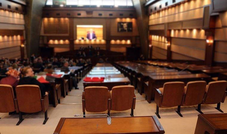 İBB Meclisi'nde İETT'nin 1 milyar liralık iç borçlanma talebi onaylandı