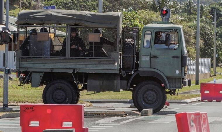 Yeni Kaledonya'da gerginlik tırmanıyor: Havalimanı önüne ordu konuşlandı