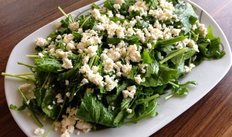 Protein deposu pratik lezzet: Mercimekli ıspanak salatası tarifi...