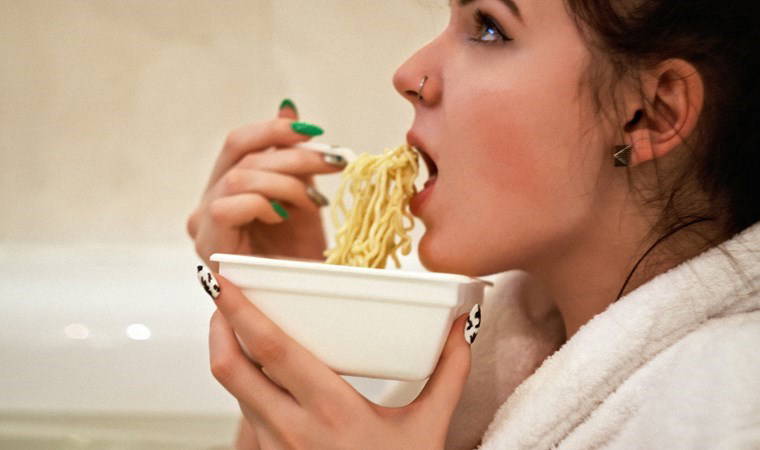 Uzmanı uyardı: 'Duygusal açlık' obeziteye yol açar