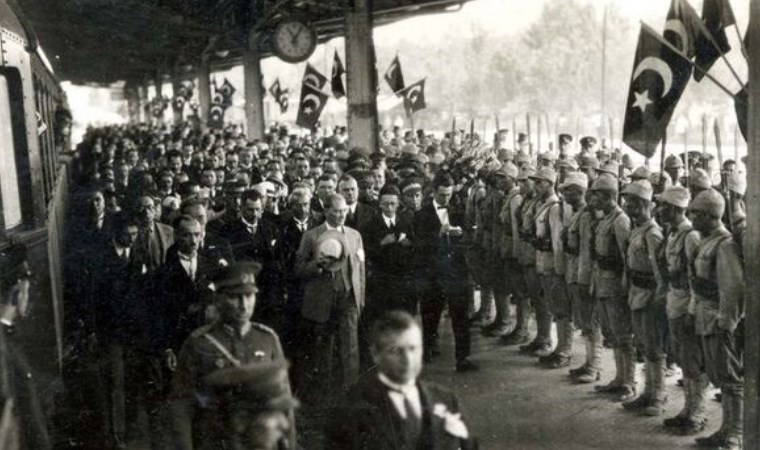 Atatürk'ü Anma, Gençlik ve Spor Bayramımız kutlu olsun: Kurtuluş ateşi