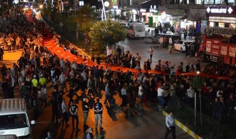 Samsun'da 1919 metre uzunluğundaki Türk bayrağı açıldı