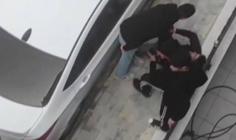 Avcılar'da parkta çıkan kavgada bıçakla yaralandı