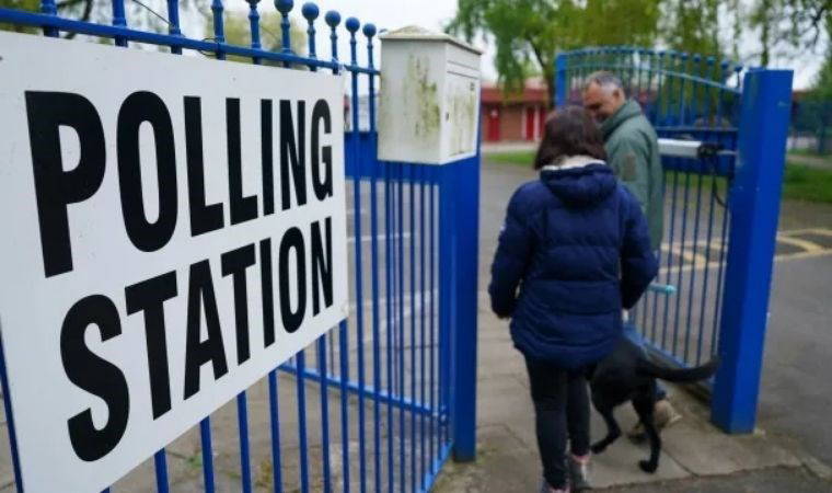 İngiltere'deki yerel seçimlerde oy verme işlemi başladı