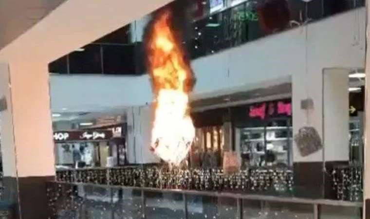 Alev alan avize zemine düştü