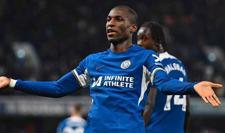 Chelsea, Tottenham'ı evinde devirdi