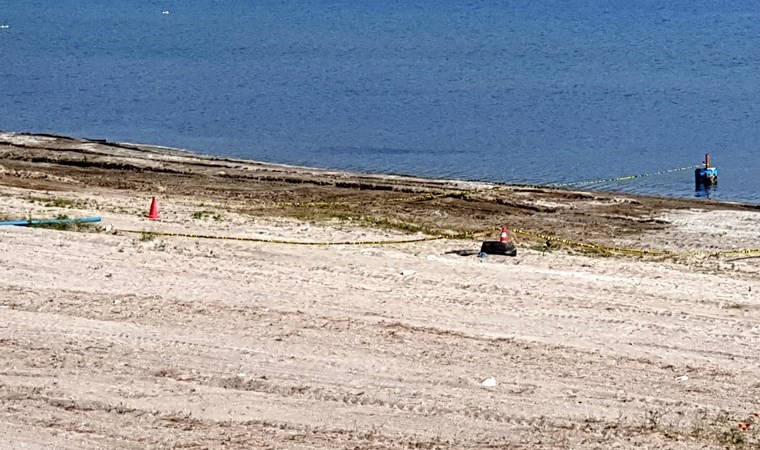 Gölde el bombası paniği... Plaj girişe kapatıldı!