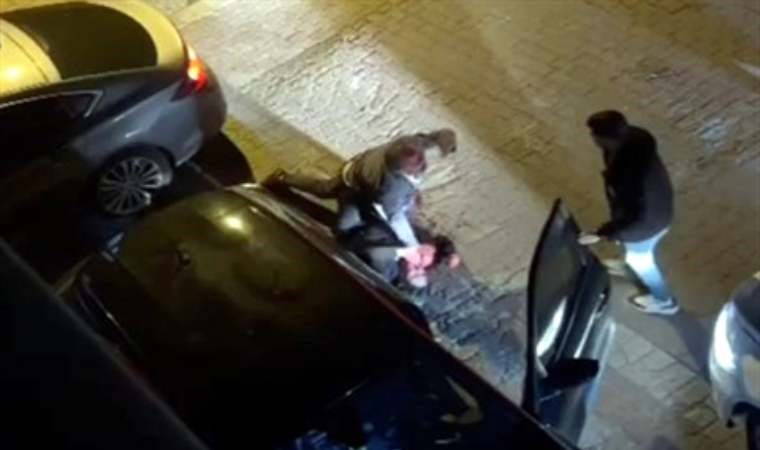 Eski kocasını sokak ortasında bıçakla yaraladı