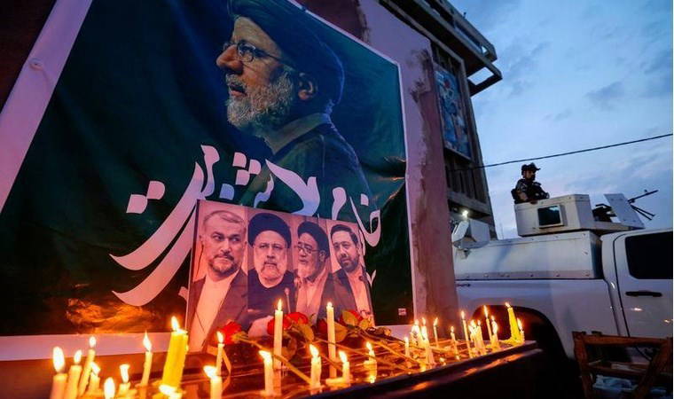 Binlerce kişi Tebriz'de toplandı...