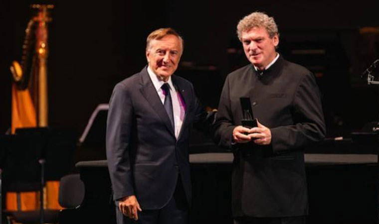 Festivalin açılışında Cem Mansur’a onur ödülü verildi: İstanbul’da müzik zamanı...