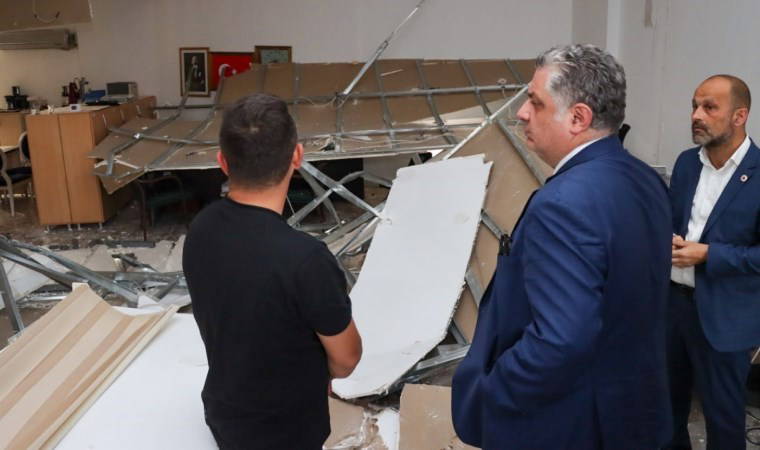 Yalova'da nikah dairesinin tavanı çöktü: 4 yaralı