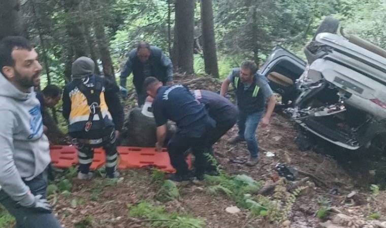Trabzon'da otomobil uçuruma yuvarlandı: 1 ölü, 1 yaralı